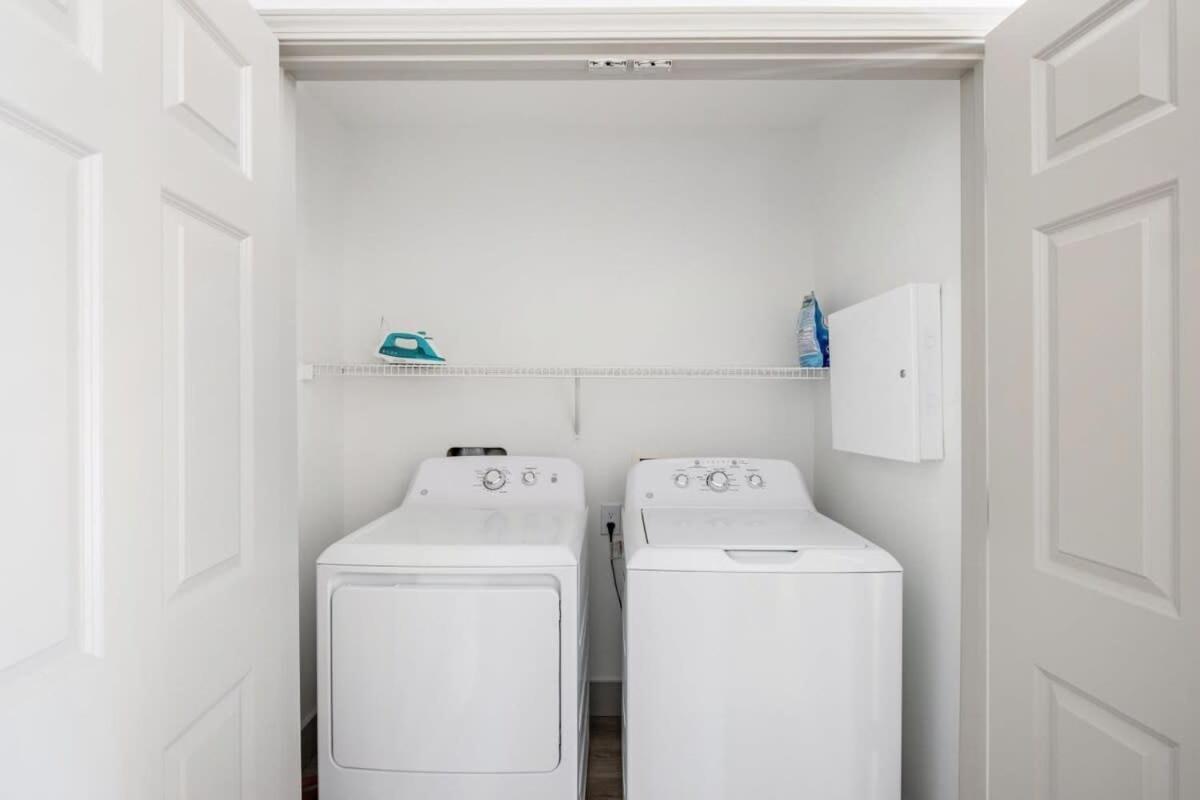 4B 3Ba Premium Family Apartment With Gym シャーロット エクステリア 写真