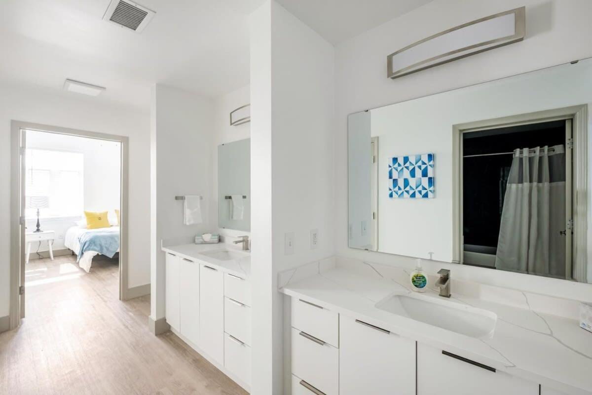 4B 3Ba Premium Family Apartment With Gym シャーロット エクステリア 写真