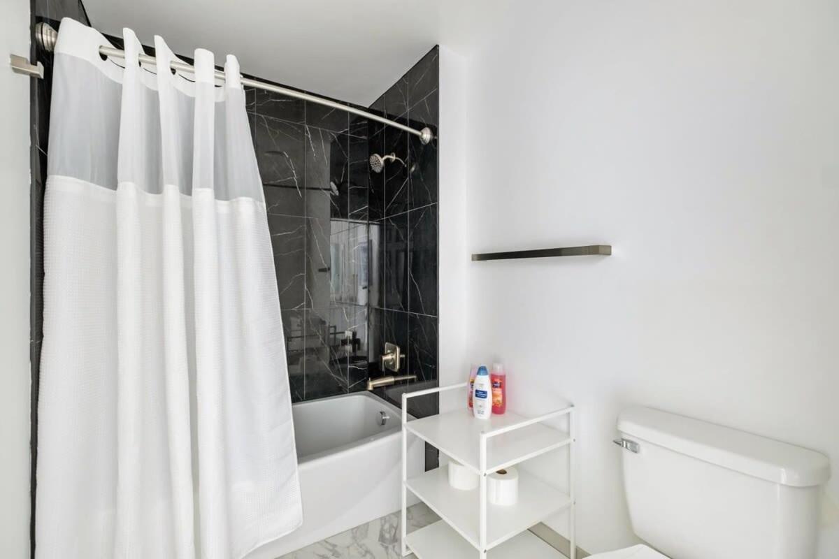 4B 3Ba Premium Family Apartment With Gym シャーロット エクステリア 写真